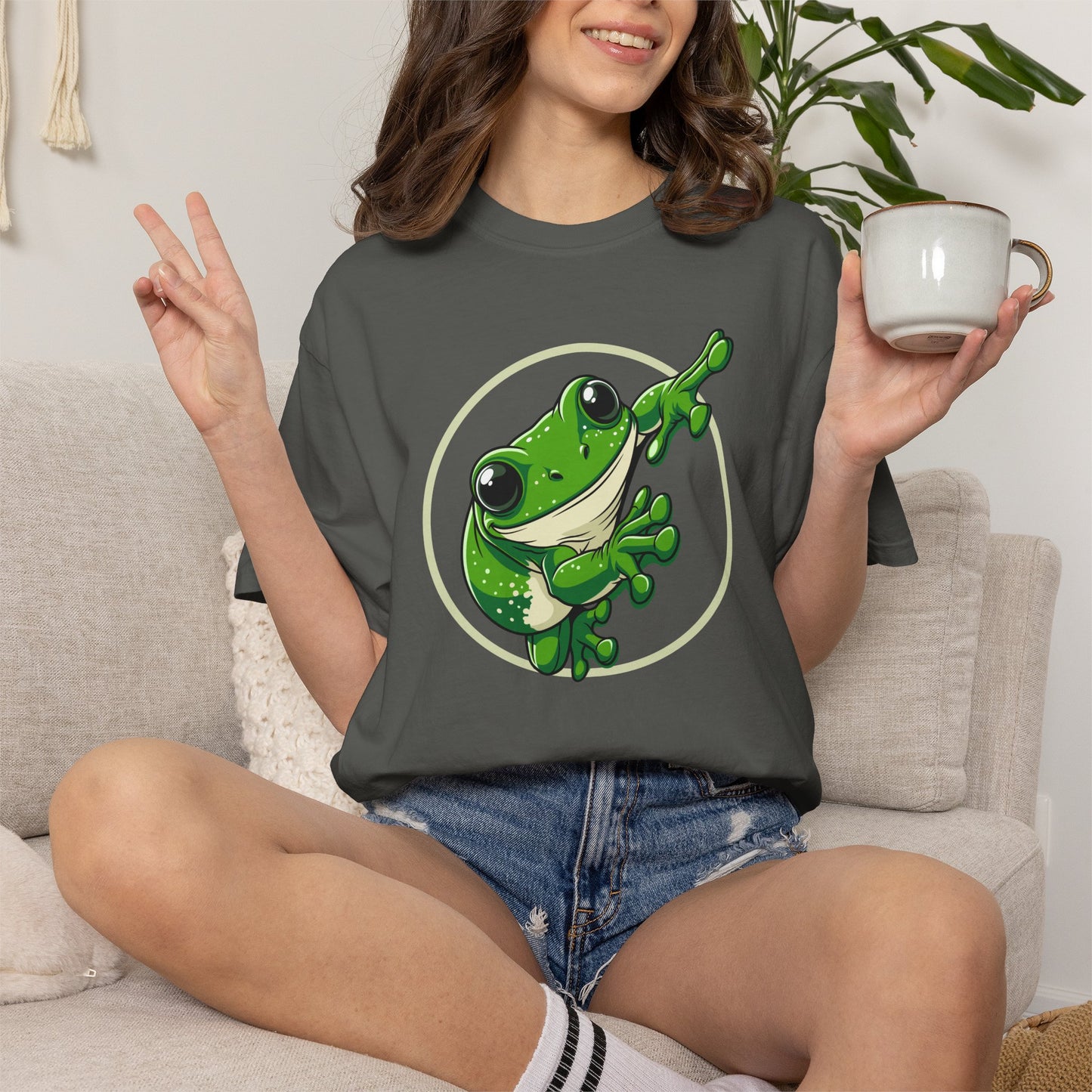 Green Tree Frog Shirt, Comfort Colors Frog Tee, Australian Frog T Shirt, Cute Amphibian Graphic Tee, Frog Lover Gift, Wildlife Shirt