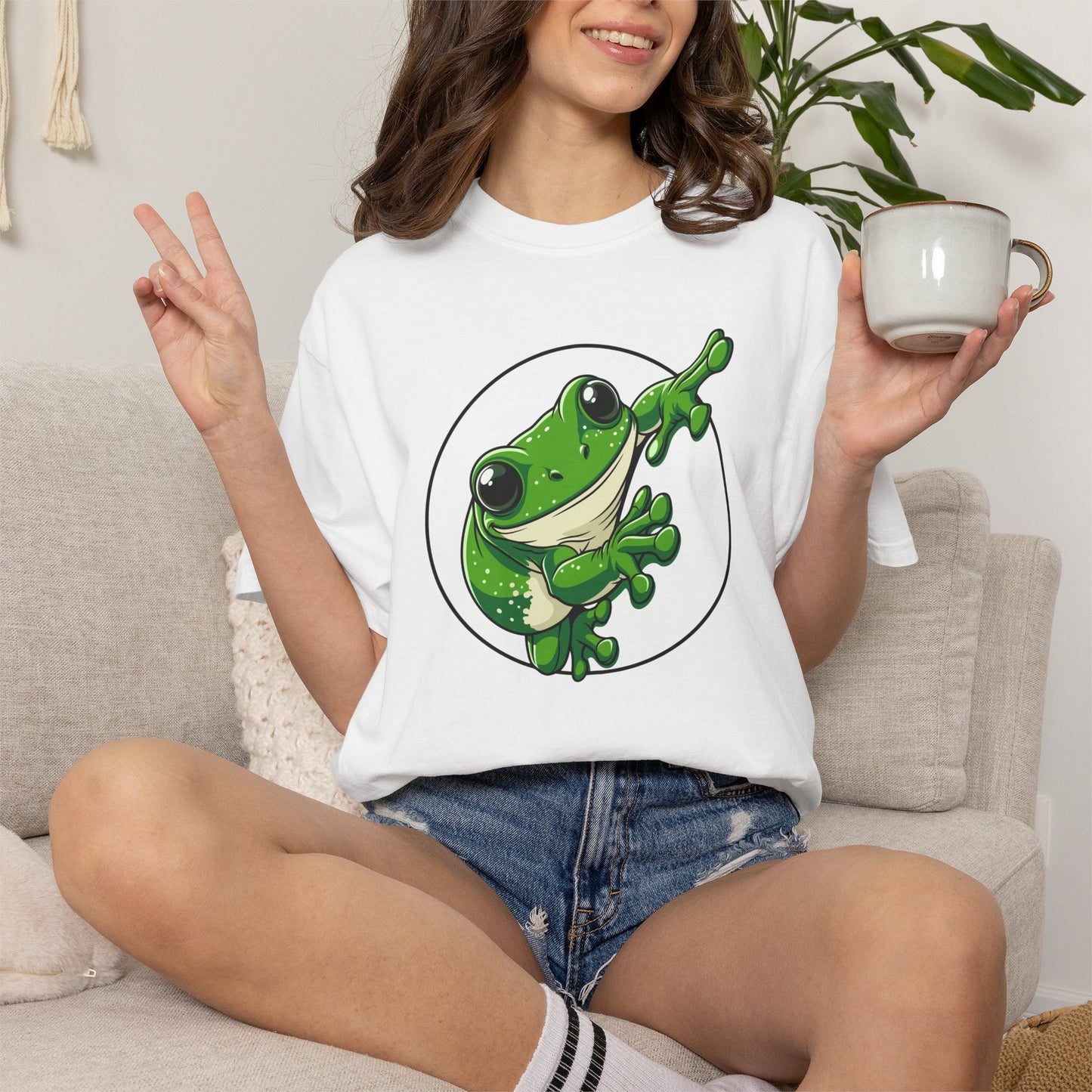Green Tree Frog Shirt, Comfort Colors Frog Tee, Australian Frog T Shirt, Cute Amphibian Graphic Tee, Frog Lover Gift, Wildlife Shirt