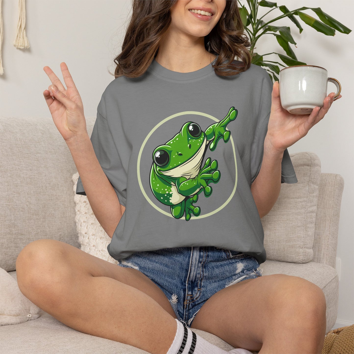 Green Tree Frog Shirt, Comfort Colors Frog Tee, Australian Frog T Shirt, Cute Amphibian Graphic Tee, Frog Lover Gift, Wildlife Shirt